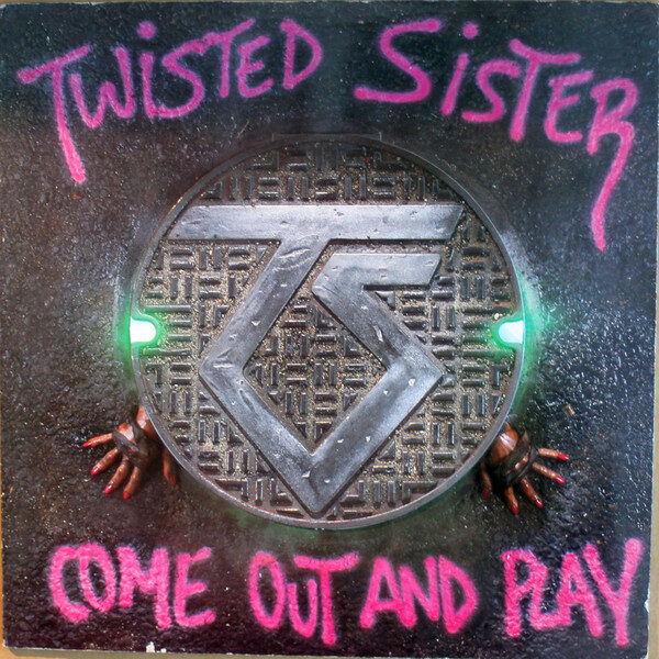 Twisted Sister – Come Out And Play